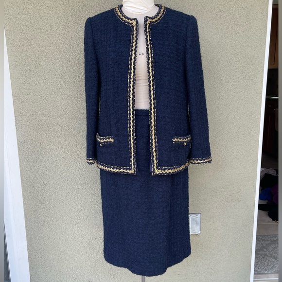 Neiman Marcus 1970s Abe Schrader boucle skirt suit - Picture 2 of 10